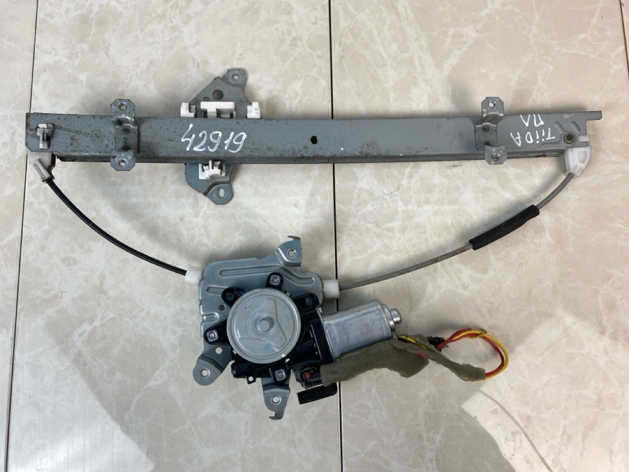 Стеклоподъемник Nissan Tiida C11 2004-2013 80721ED00B, передний левый