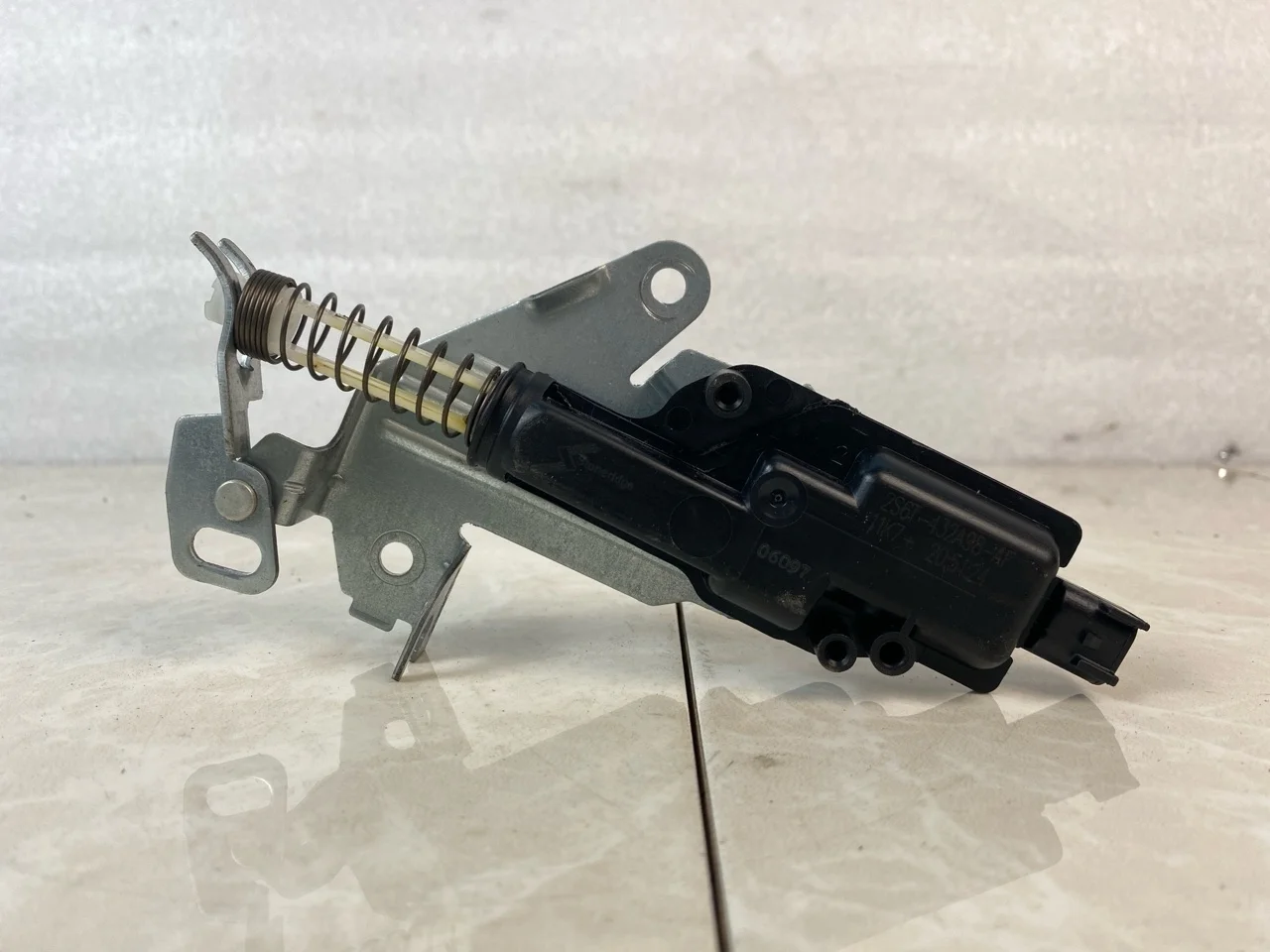Активатор замка багажника Ford Fusion Cbk 2002-2012 1481081