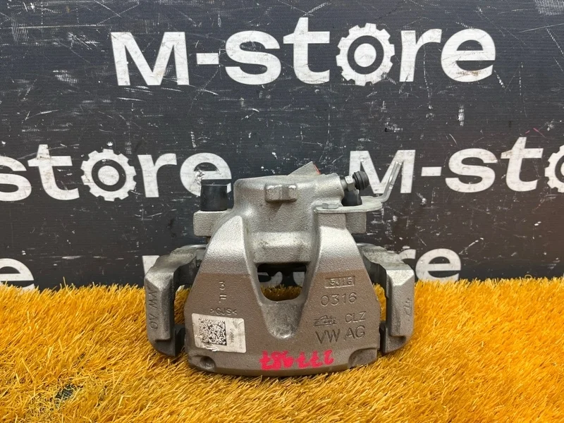 Суппорт Audi A4 2015 8W0615124 B9/8W CVKB, передний правый