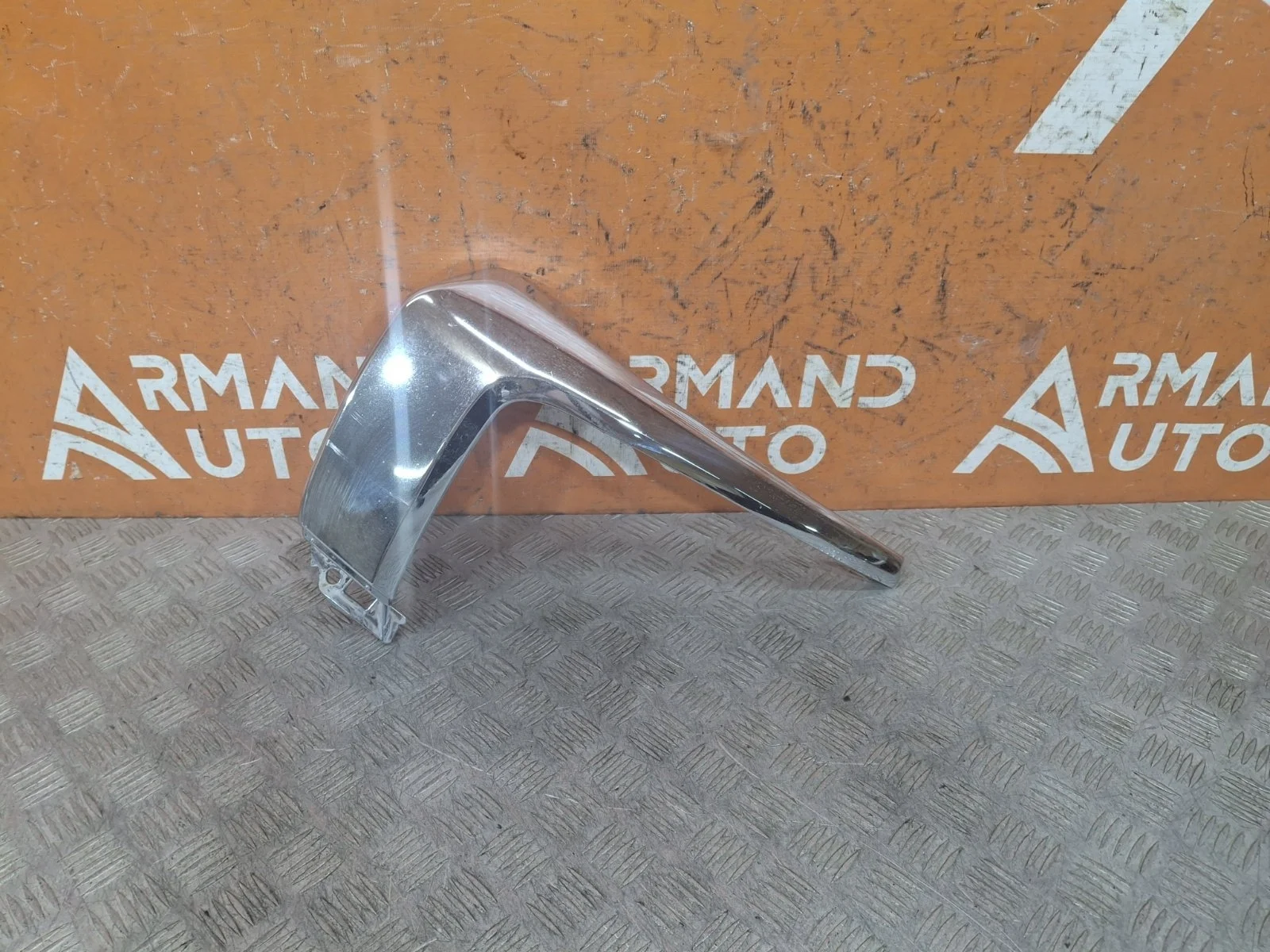 Накладка бампера Mitsubishi Outlander 2015-нв 3