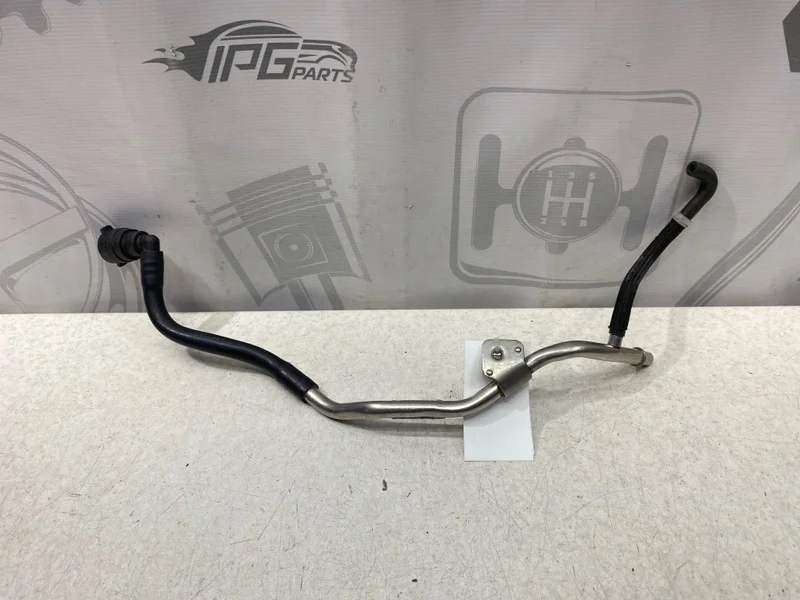 Вакуумная трубка от вакуумного насоса Mercedes-benz 2015 W205