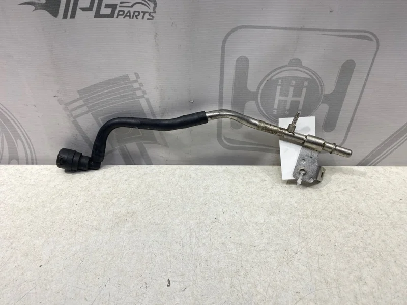 Вакуумная трубка от вакуумного насоса Mercedes-benz W204