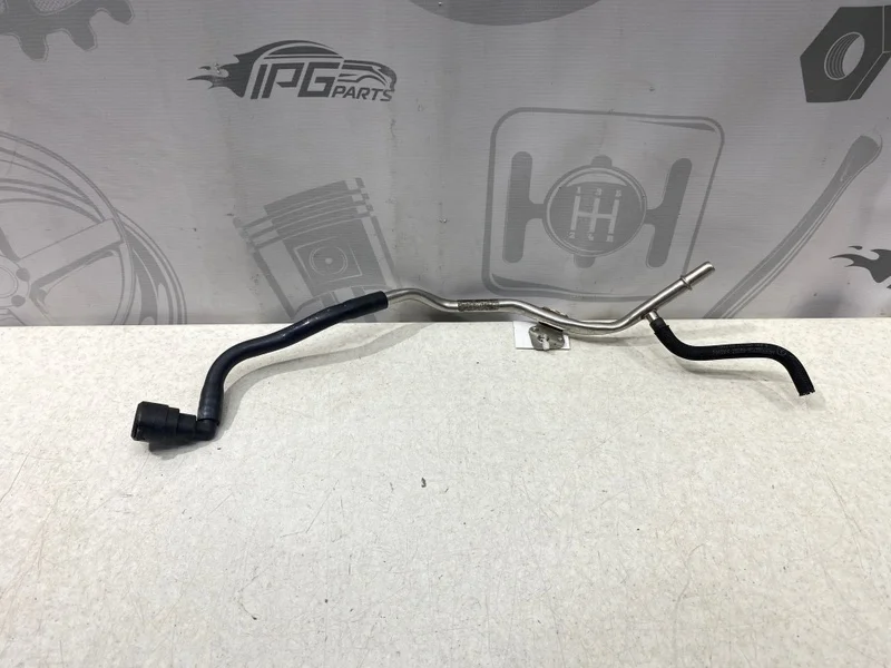 Вакуумная трубка от вакуумного насоса Mercedes-benz 2016 C205