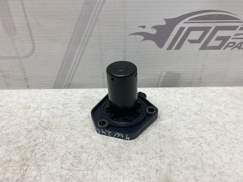 Датчик уровня масла Mercedes-benz 2014 W246