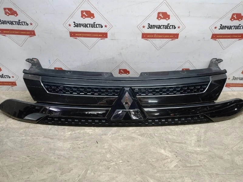 Решетка радиатора Mitsubishi Outlander 3 2018-2022 62310W070P GF