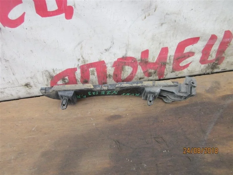Крепление бампера Toyota Corolla Runx 5253513040 ZZE123 2ZZ-GE, переднее правое