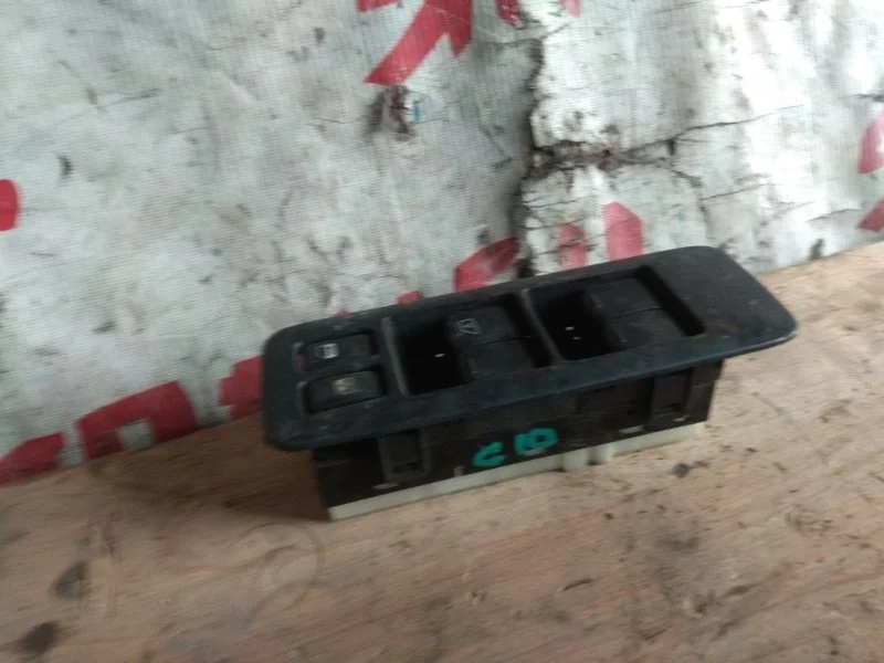 Блок упр. стеклоподъемниками Nissan Dualis 25401JD02A KJ10 MR20DE, передний правый