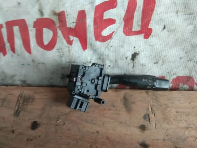 Переключатель света фар Toyota Wish 8414032250 ZNE10 1ZZ-FE