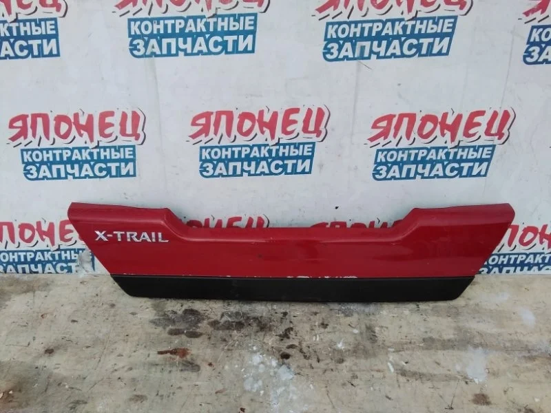 Накладка двери багажника Nissan X-Trail 909011DJ0A NT31 QR20DE