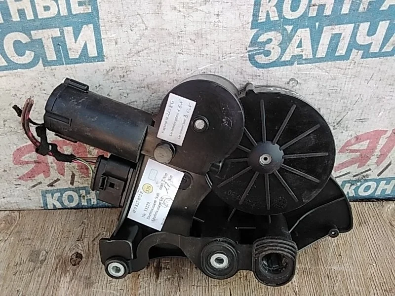Электропривод замка багажника Audi A8 2006 4E0827852E 4E BHT
