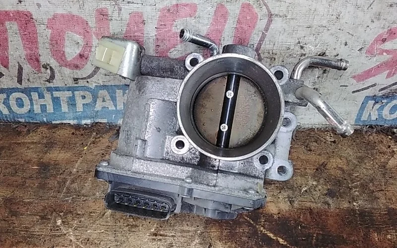 Дроссельная заслонка Toyota Isis 2203028050 ANM10 1AZ-FSE