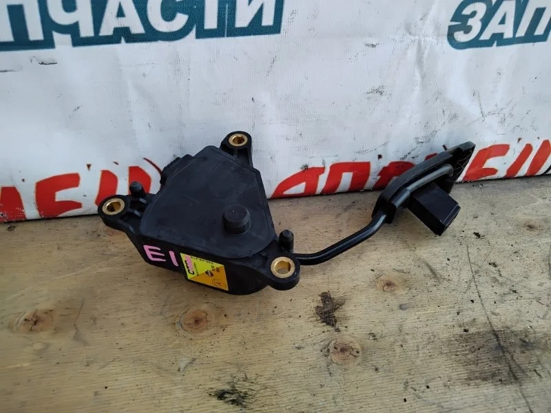Педаль газа Nissan Note 18002ED000 E11 HR15DE