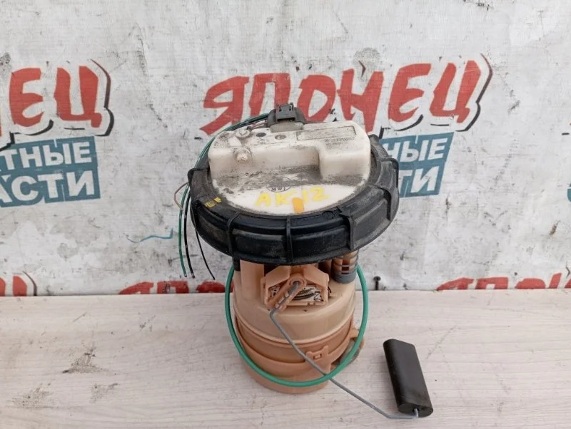 Топливный насос Nissan March 17040AX000 AK12 CR12DE