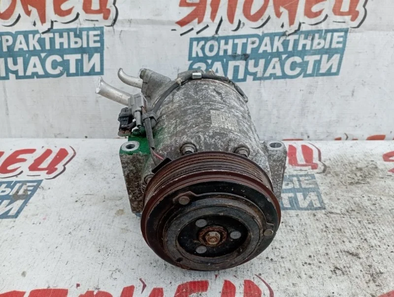 Компрессор кондиционера Nissan Serena 92600CY09E NC25 MR20DE