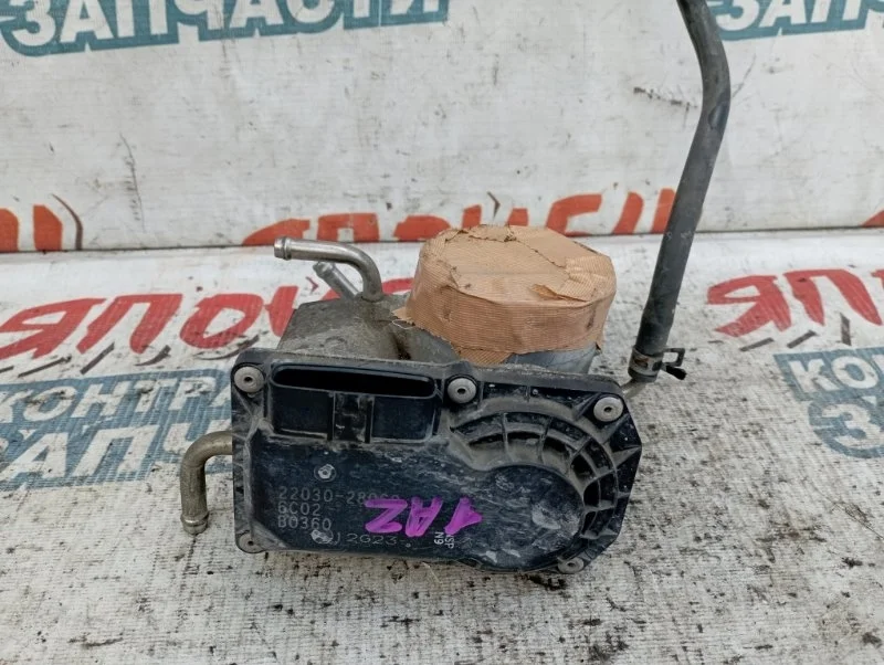 Дроссельная заслонка Toyota Voxy 2203028060 AZR65 1AZ-FSE