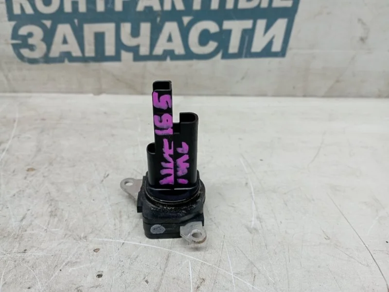 Расходомер воздушный Toyota Corolla Axio 222040V020 NKE165 1NZ-FXE