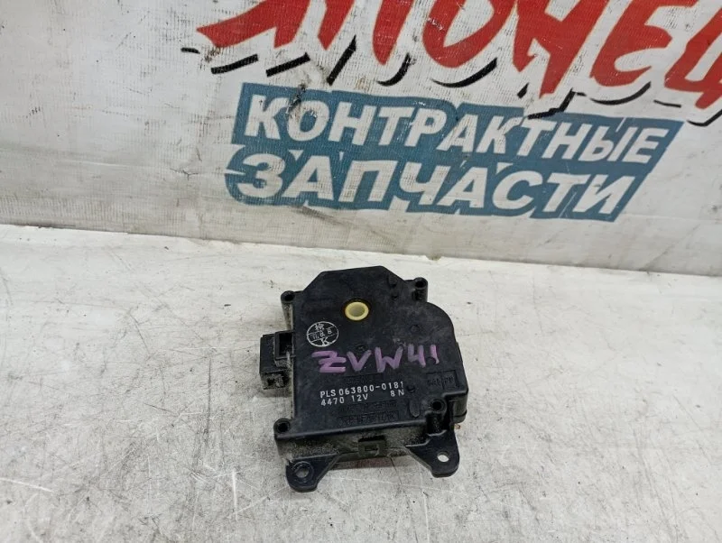 Сервопривод заслонок печки Toyota Prius Alpha 0638000181 ZVW41 2ZR-FXE