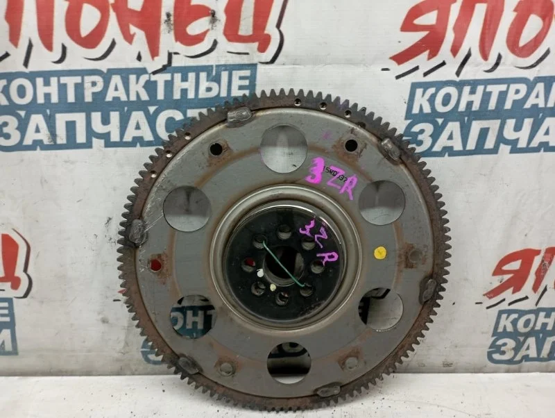 Маховик Toyota Voxy 3210128050 ZRR70 3ZR-FAE