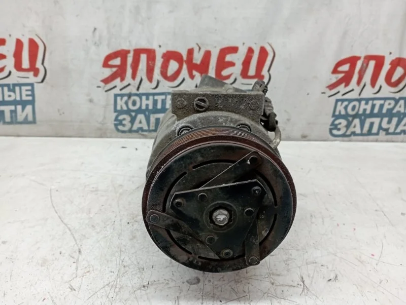 Компрессор кондиционера Nissan Serena 92600CY71A C25 MR20DE