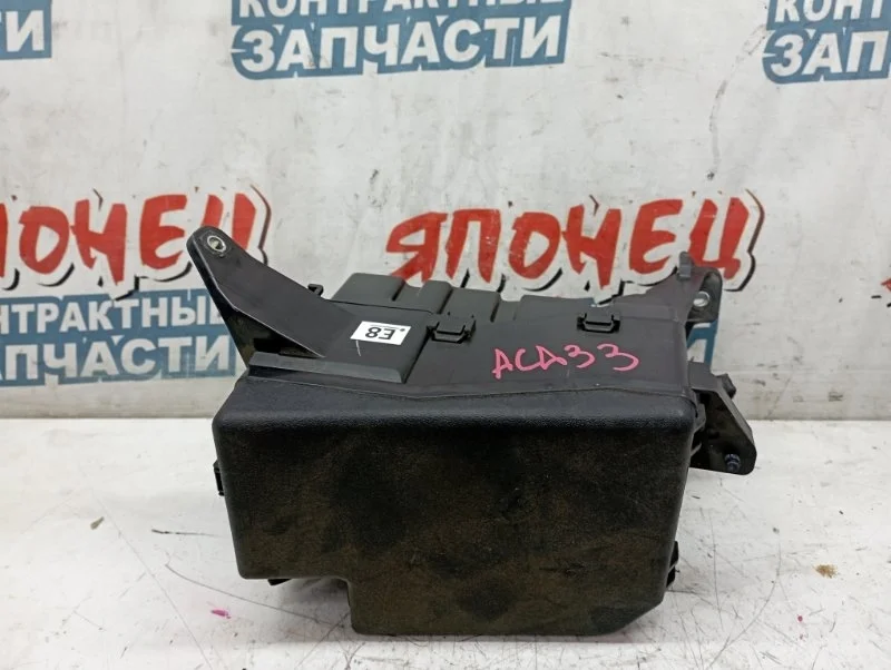 Блок предохранителей под капот Toyota Vanguard 8274242030 ACA33 2AZ-FE, правый