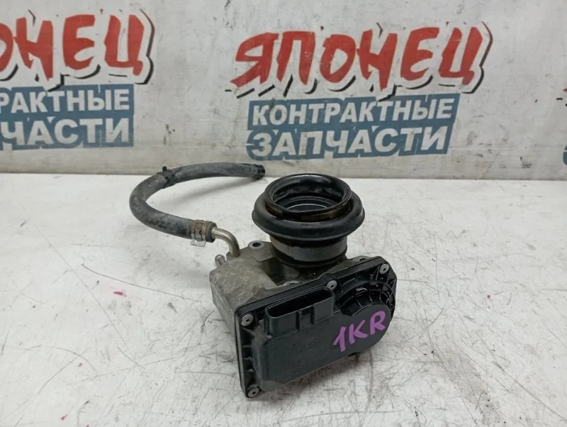 Дроссельная заслонка Toyota Vitz 2203040010 KSP130 1KR-FE