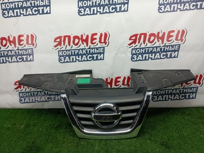 Решетка радиатора Nissan Juke 620701KA0A YF15 HR15DE