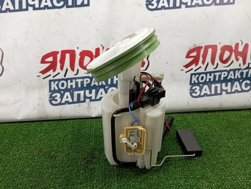 Топливный насос Mercedes-Benz C-Class A2034702394 W203 M271KE18ML