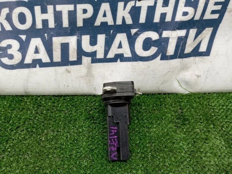 Расходомер воздушный Toyota Corolla Fielder 2220431020 NZE141 1NZ-FE