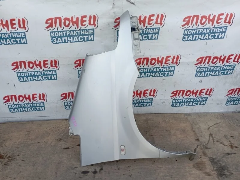 Крыло Nissan Serena 631004N030 TC24 QR20DE, переднее правое