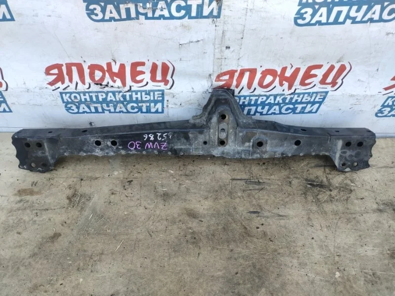 Балка Toyota Prius 5710447020 ZVW30 2ZR-FXE, передняя