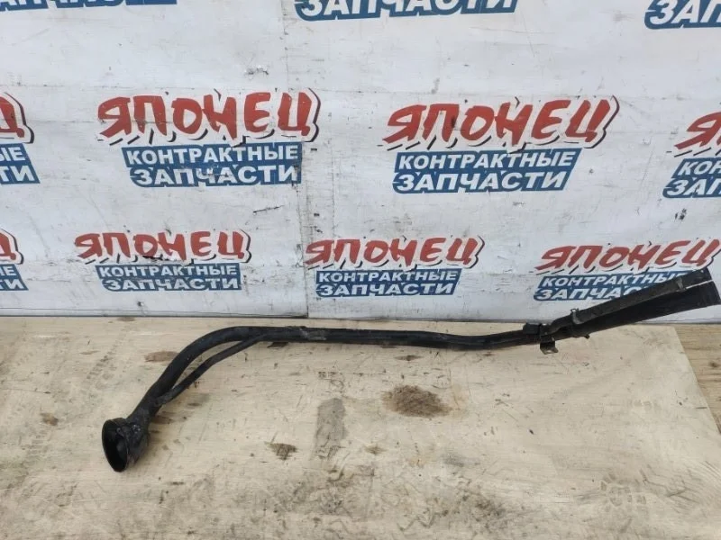 Горловина топливного бака Nissan Serena 172214N001 TC24 QR20DE