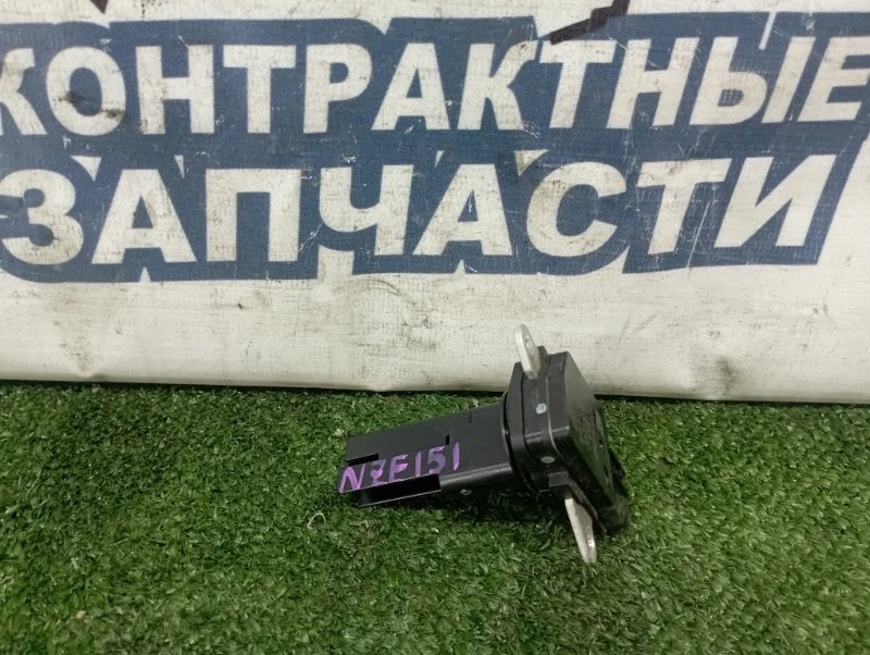 Расходомер воздушный Toyota Corolla Rumion 2220431020 NZE151 1NZ-FE