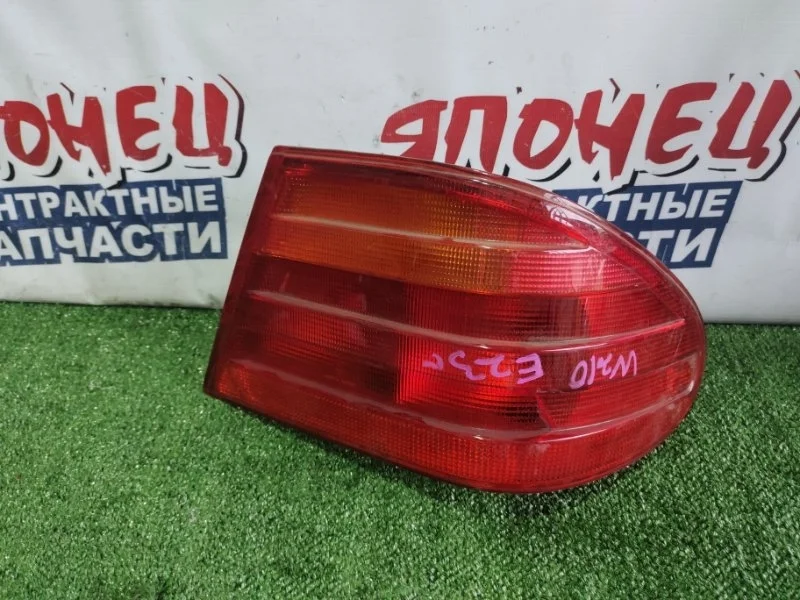 Стоп-сигнал Mercedes-Benz E-Class A2108204464 W210 M111E20, задний правый
