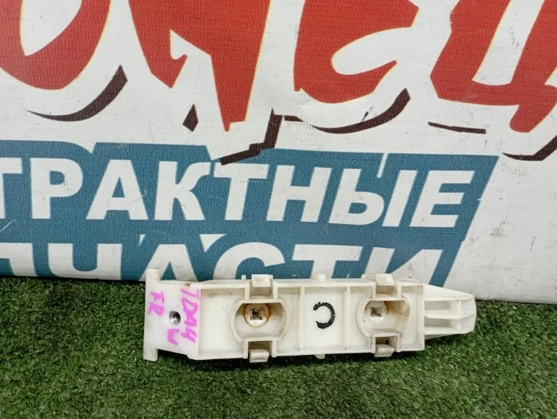 Крепление бампера Suzuki Escudo 7173165J00 TDA4W J24B, переднее правое