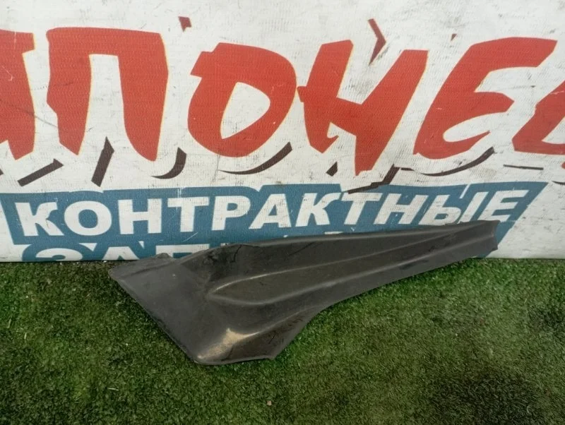 Уголок решетки под дворники Nissan X-Trail 66894JG000 NT31 MR20DE, правый