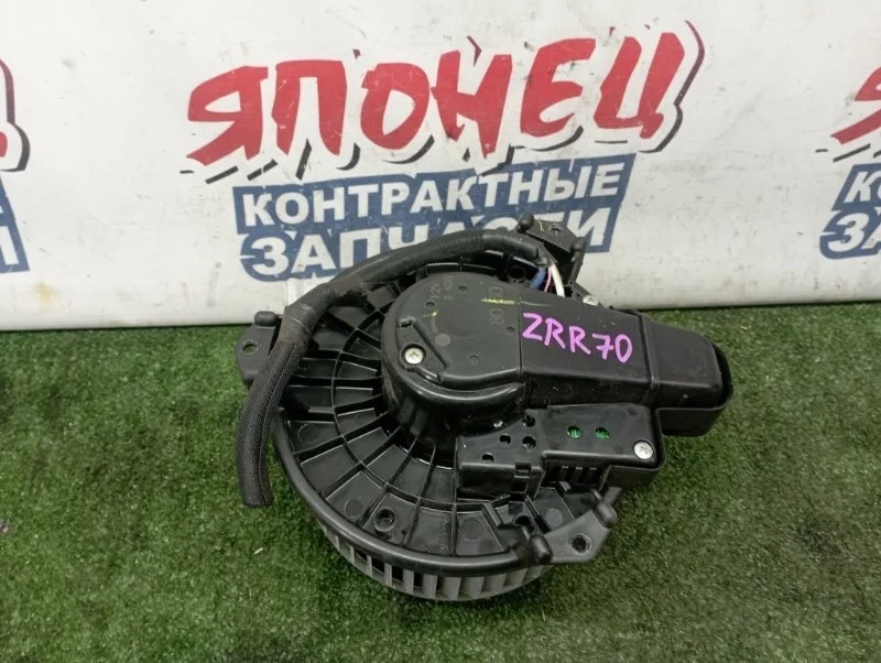 Мотор печки Toyota Voxy 8710333100 ZRR70 3ZR-FAE