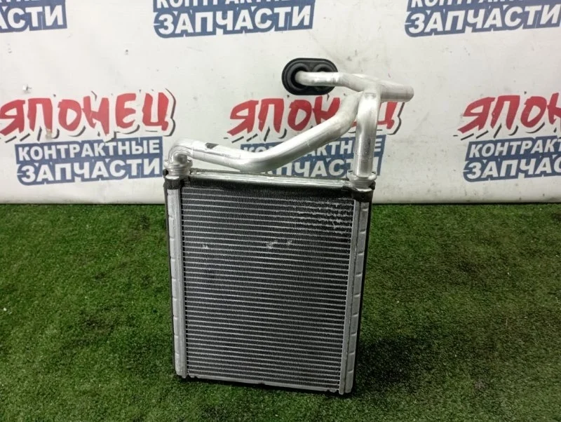 Радиатор печки Toyota Voxy 8710733120 ZRR70 3ZR-FAE