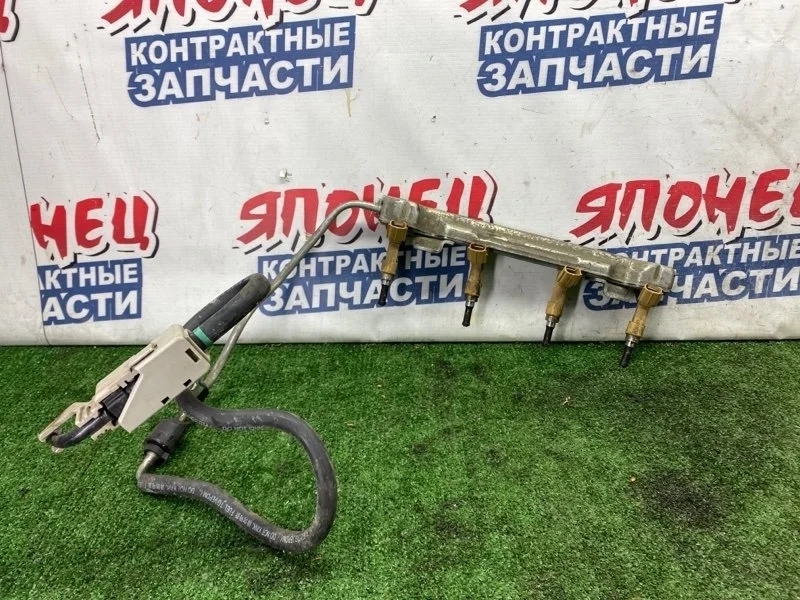 Форсунка Toyota Wish 2325037010 ZGE20 2ZR-FAE