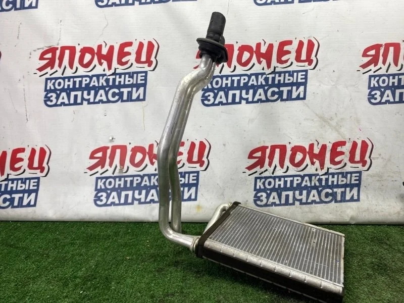 Радиатор печки Toyota Voxy 8710733120 ZRR70 3ZR-FAE