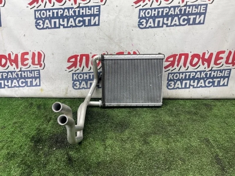Радиатор печки Toyota Voxy 8710733120 ZRR70 3ZR-FAE