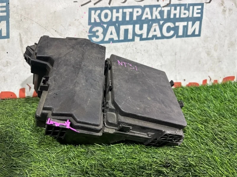 Блок предохранителей под капот Nissan X-Trail 284B9JG01A NT31 MR20DE