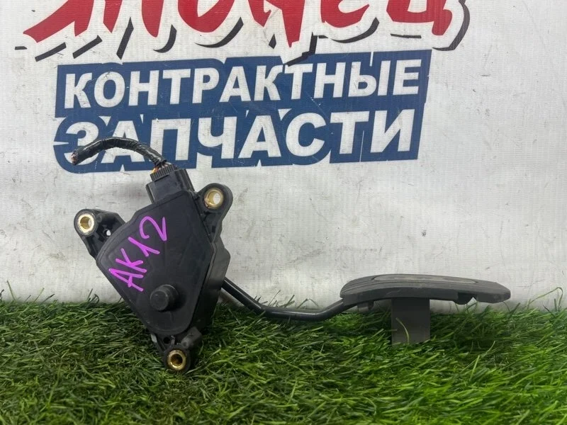 Педаль газа Nissan March 18002ED000 AK12 CR12DE