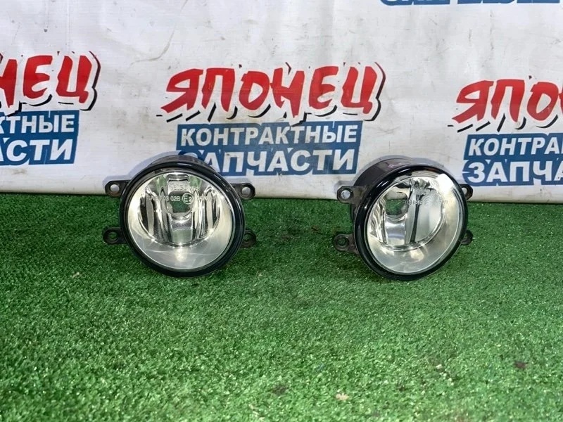 Туманка Toyota Camry 812100D041 ACV40 2AZ-FE