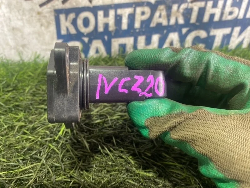 Расходомер воздушный Toyota Raum 2220422010 NCZ20 1NZ-FE