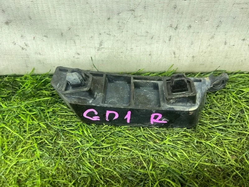 Крепление бампера Honda Fit 71193SAA003 GD1 L13A, переднее правое