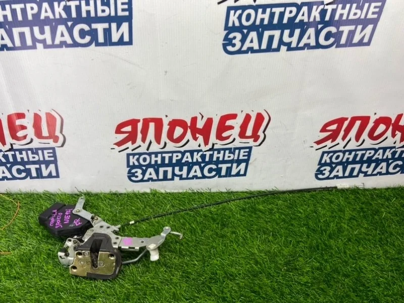 Замок двери Toyota Corolla Spacio 6903012440 NZE121 1NZ-FE, передний правый
