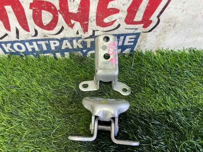 Петля двери Toyota Ractis 6872012151 NSP120 1NR-FE, передняя левая