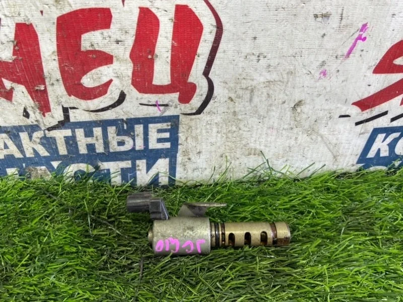 Клапан vvt-i Toyota Progres 1533046010 JCG10 1JZ-GE