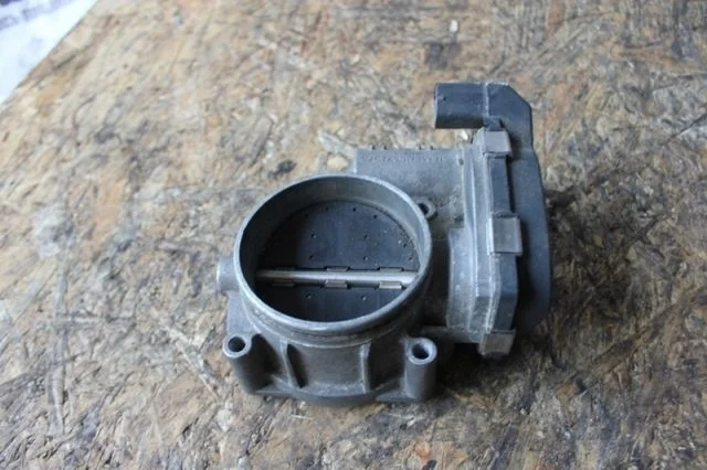 Заслонка дроссельная Bmw 1-Series 13547556118 E81 N52B25