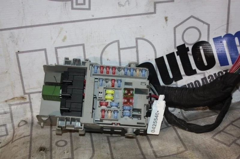 Блок предохранителей Cadillac Srx Ii 13222786 FEE